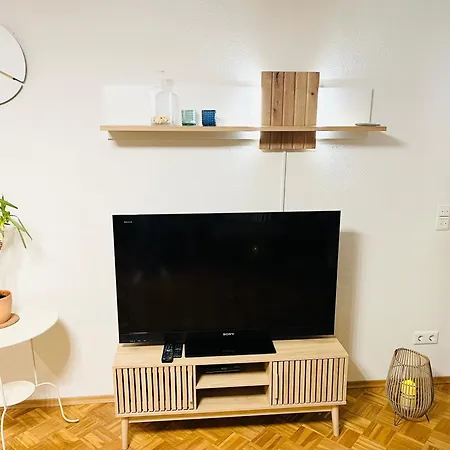 Seemomente Nahe Friedrichshafen & Messe & Flughafen 3-Zimmer-Apartment Mit Balkon, Parkplatz Apartment *