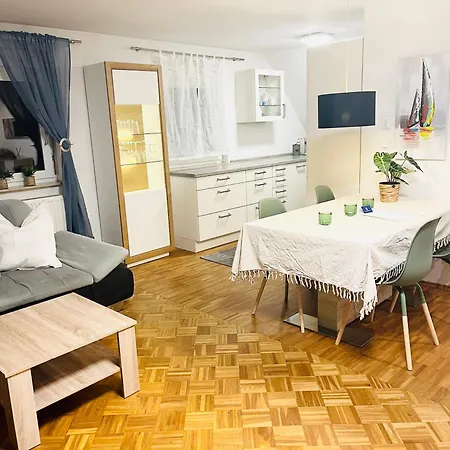 Seemomente Nahe Friedrichshafen & Messe & Flughafen 3-Zimmer-Apartment Mit Balkon, Parkplatz Apartment *