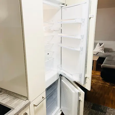 Seemomente Nahe Friedrichshafen & Messe & Flughafen 3-zimmer-apartment Mit Balkon, Parkplatz Lejlighed