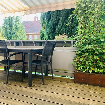 Seemomente Nahe Friedrichshafen & Messe & Flughafen 3-zimmer-apartment Mit Balkon, Parkplatz * Meckenbeuren